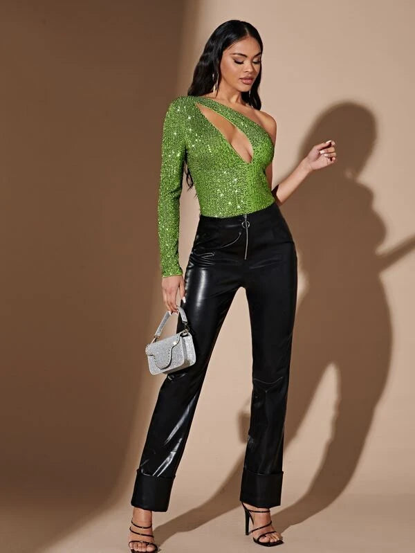 بودي سوت نسائي من BAE بكتف واحد وفتحة أمامية مزينة بالترتر