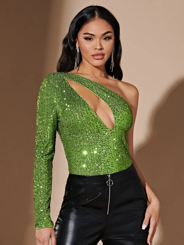 بودي سوت نسائي من BAE بكتف واحد وفتحة أمامية مزينة بالترتر