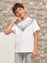 قميص بولو للأولاد من شي إن بنقشة بيزلي 