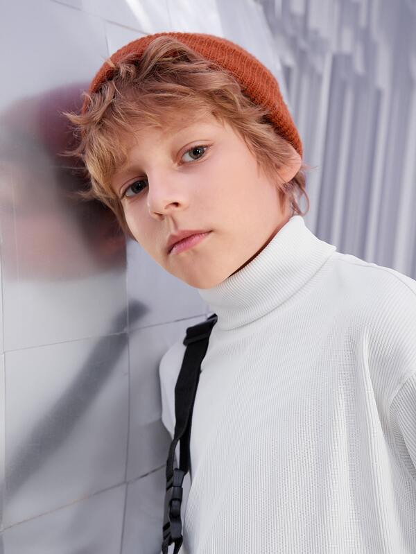 شى ان تيشيرت أولاد سادة  بياقة عالية وأكتاف منسدلة 