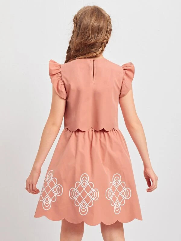 SHEIN Girls Butterfly Sleeve Scallop Trim Top &amp; Geo Graphic Skirt