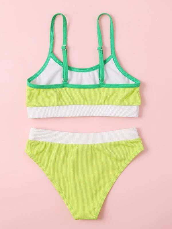 ملابس سباحة بيكيني للبنات من شى ان بتصميم مضلع وألوان متداخلة  