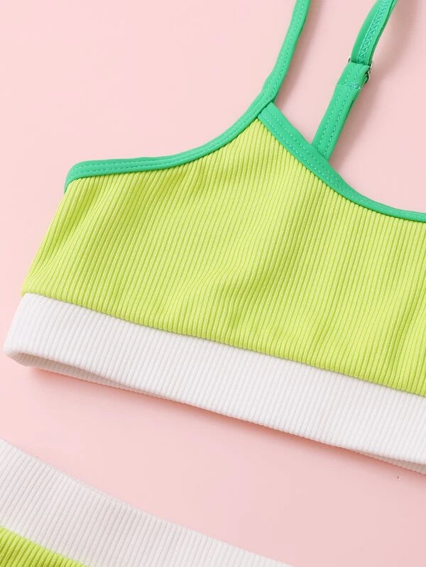 ملابس سباحة بيكيني للبنات من شى ان بتصميم مضلع وألوان متداخلة  