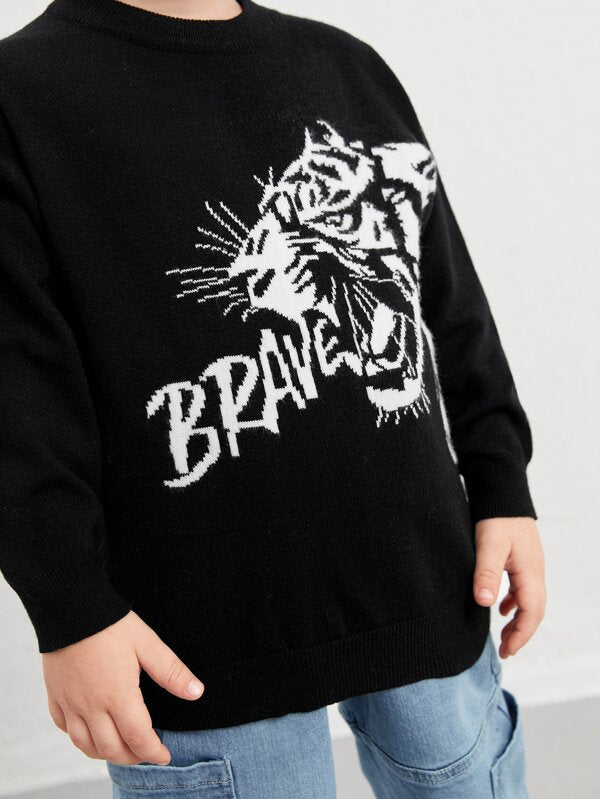 كنزة صوفية للأولاد الصغار من شي إن بنقشة النمر والحروف 