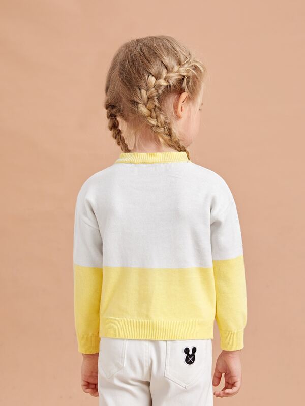 كنزة شي إن للبنات الصغيرات بألوان متداخلة