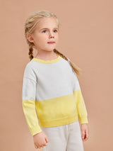 كنزة شي إن للبنات الصغيرات بألوان متداخلة