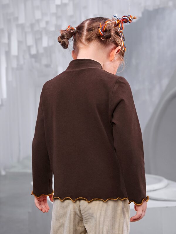 شى ان تيشيرت بناتي صغيرات بياقة عالية وحواف مزينة بنقوش الخس