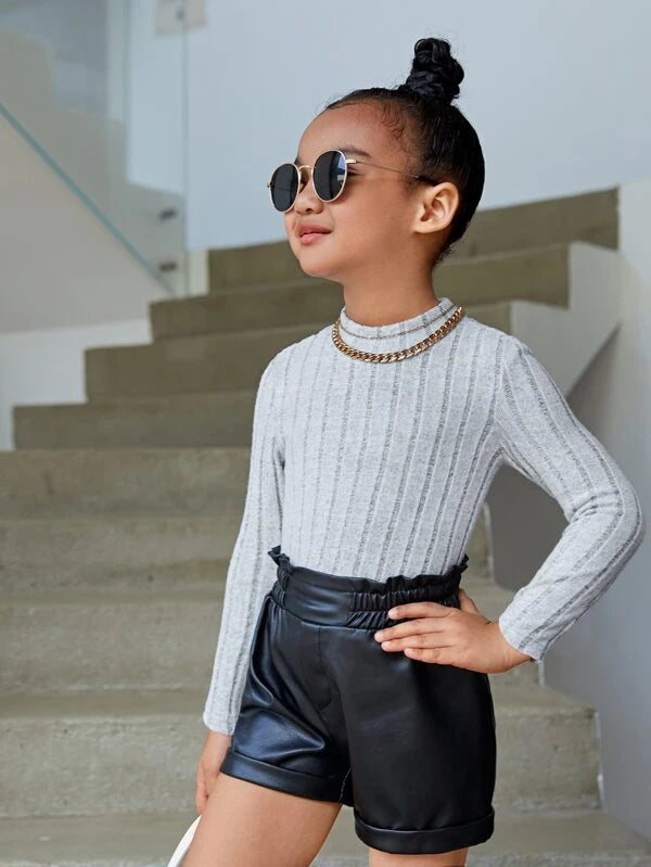 تيشيرت بناتي صغيرات من شي إن بياقة عالية 