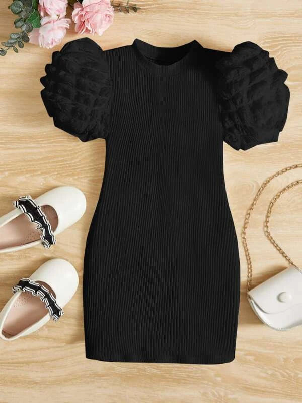 شى ان فستان بناتي صغير بأكمام منفوخة وياقة عالية 