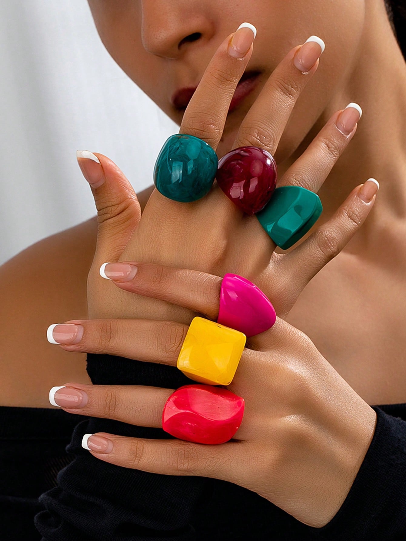 SHEIN Acrylic Retro Personalized Fashion Rings