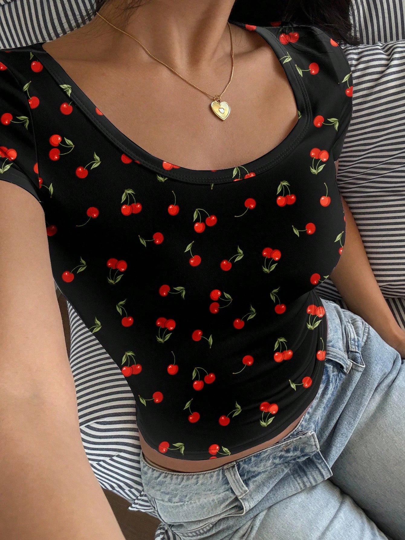 SHEIN EZwear Casual Minimalist Cherry Print T-Shirt