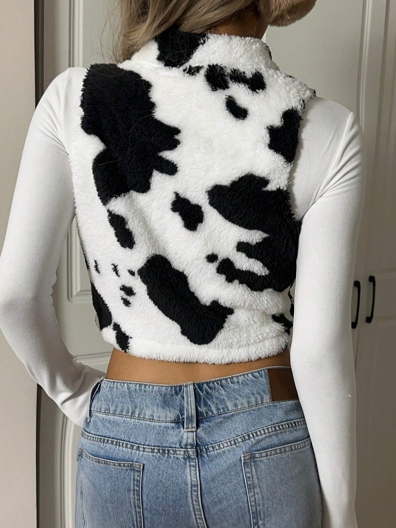 SHEIN EZwear Women's Cow Print Cropped Zip Up Lightweight Fleece Jacket
