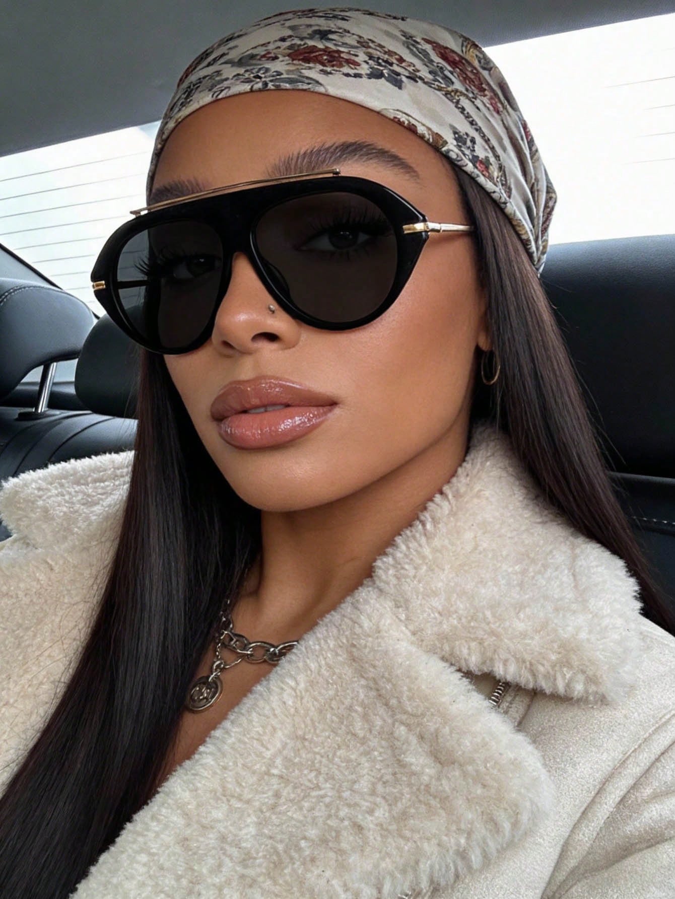 SHEIN Retro Geometric Frame Fashion Glasses