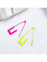 SHEIN Safety Pin Decor Brooch