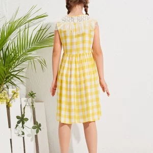 Alternative view of SHEIN Girls Lace Yoke Mesh Ruffle Trim Gingham Dress