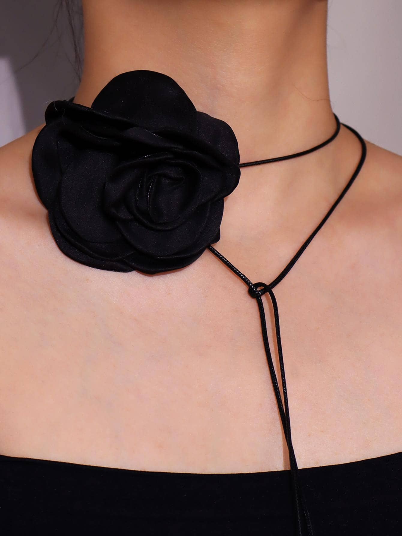 SHEIN 1pc Fashion Flower Decor Necklace For Women For Daily Decoration