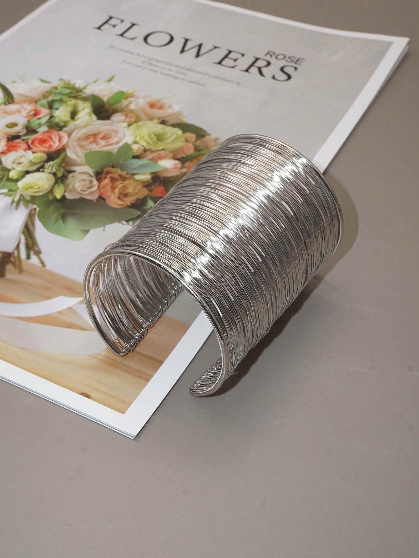 Women Fashionable Pure Handmade Coiled Bangle, Suitable For Party, Gift, And Daily Wear