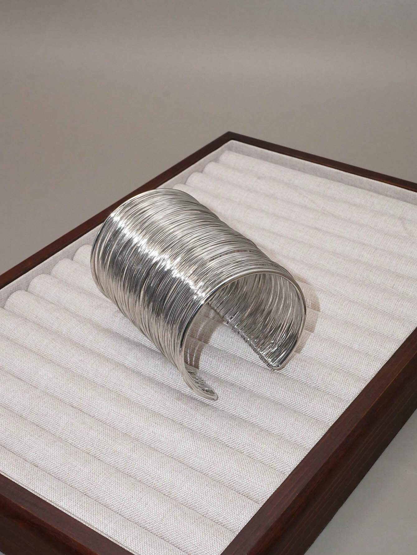 Women Fashionable Pure Handmade Coiled Bangle, Suitable For Party, Gift, And Daily Wear - Image 4