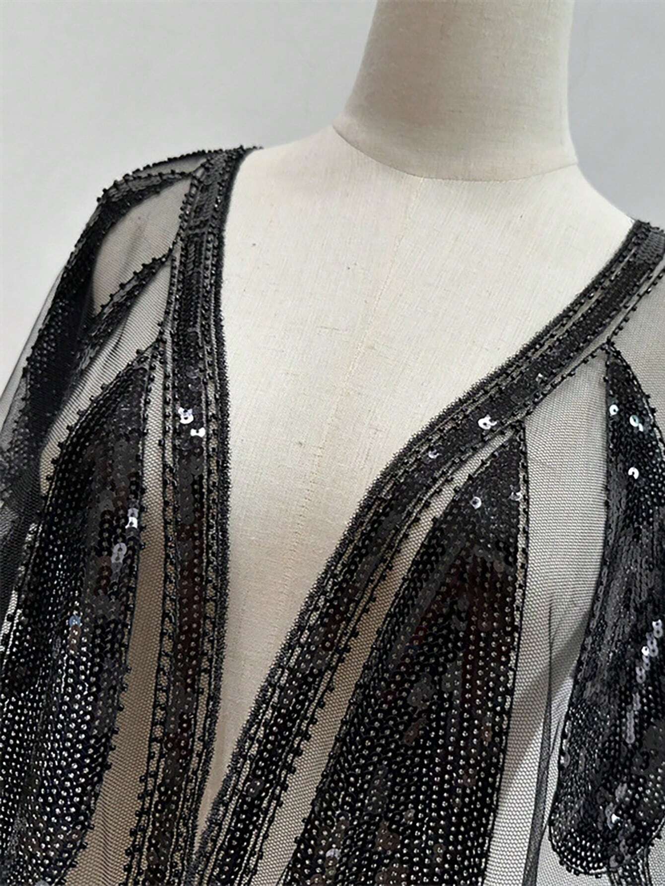 SHEIN 1pc Women's Formal Shiny Poncho With Sequins Embellished, Water Drop Shape, Beaded Tassel Fringe Detail