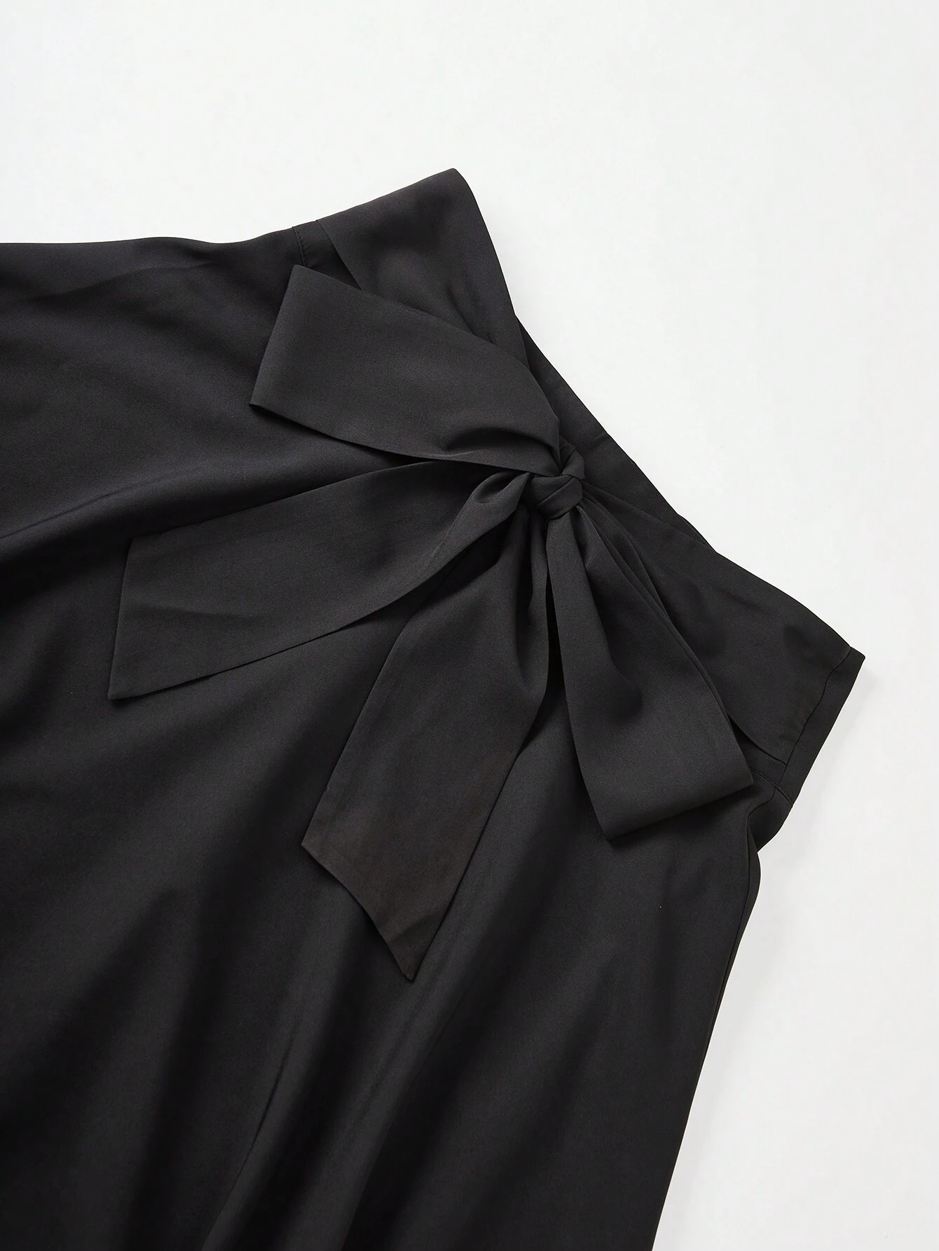 SHEIN Essnce Ladies' Solid Color Side Tie Half-Length Skirt, Suitable For Spring And Summer - Image 3