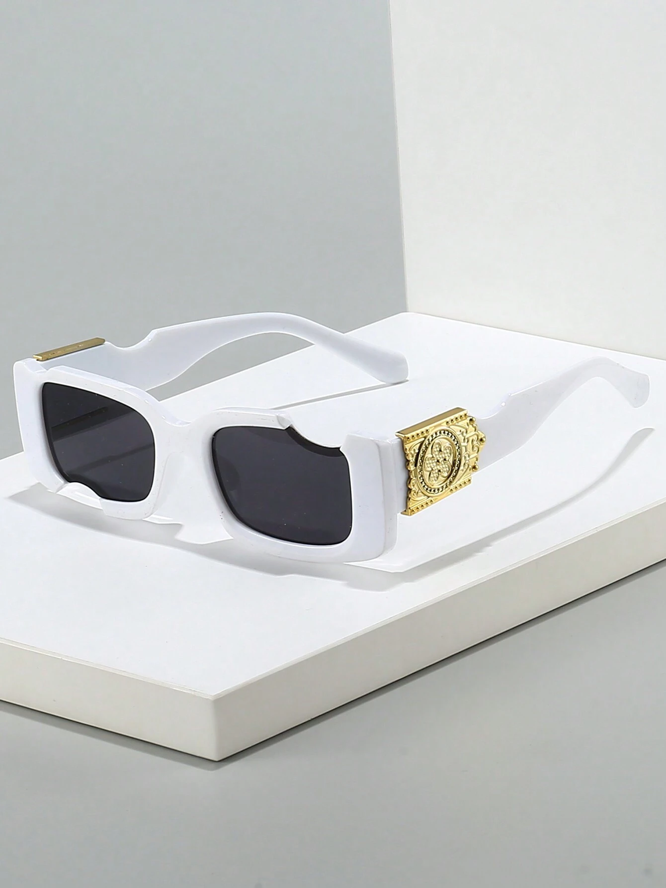 SHEIN 1 Pair Of Unisex Square Sunglasses, Street Style, Beach Sun Protection - Image 3