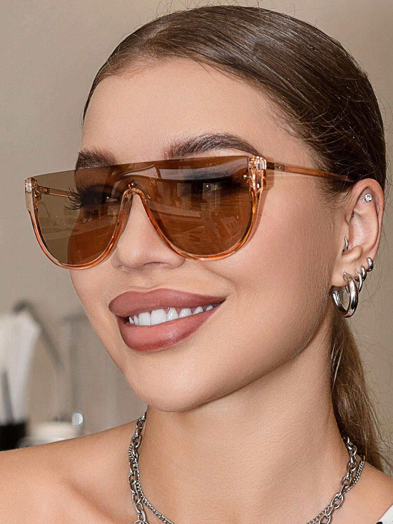 SHEIN One-Piece Big Lens Frame Y2K Sunglasses, Unisex Plastic Fashion Classic