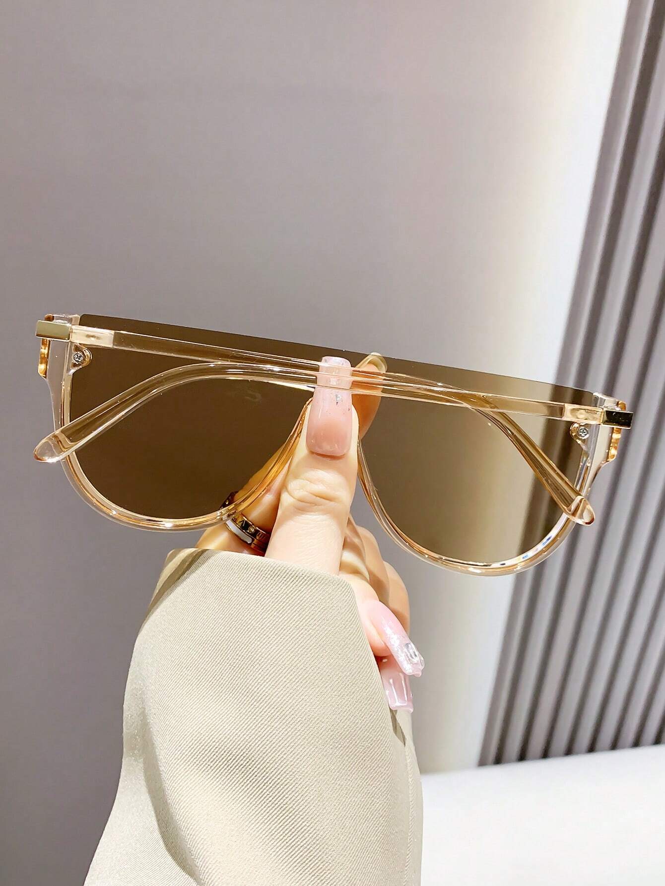 SHEIN One-Piece Big Lens Frame Y2K Sunglasses, Unisex Plastic Fashion Classic - Image 2