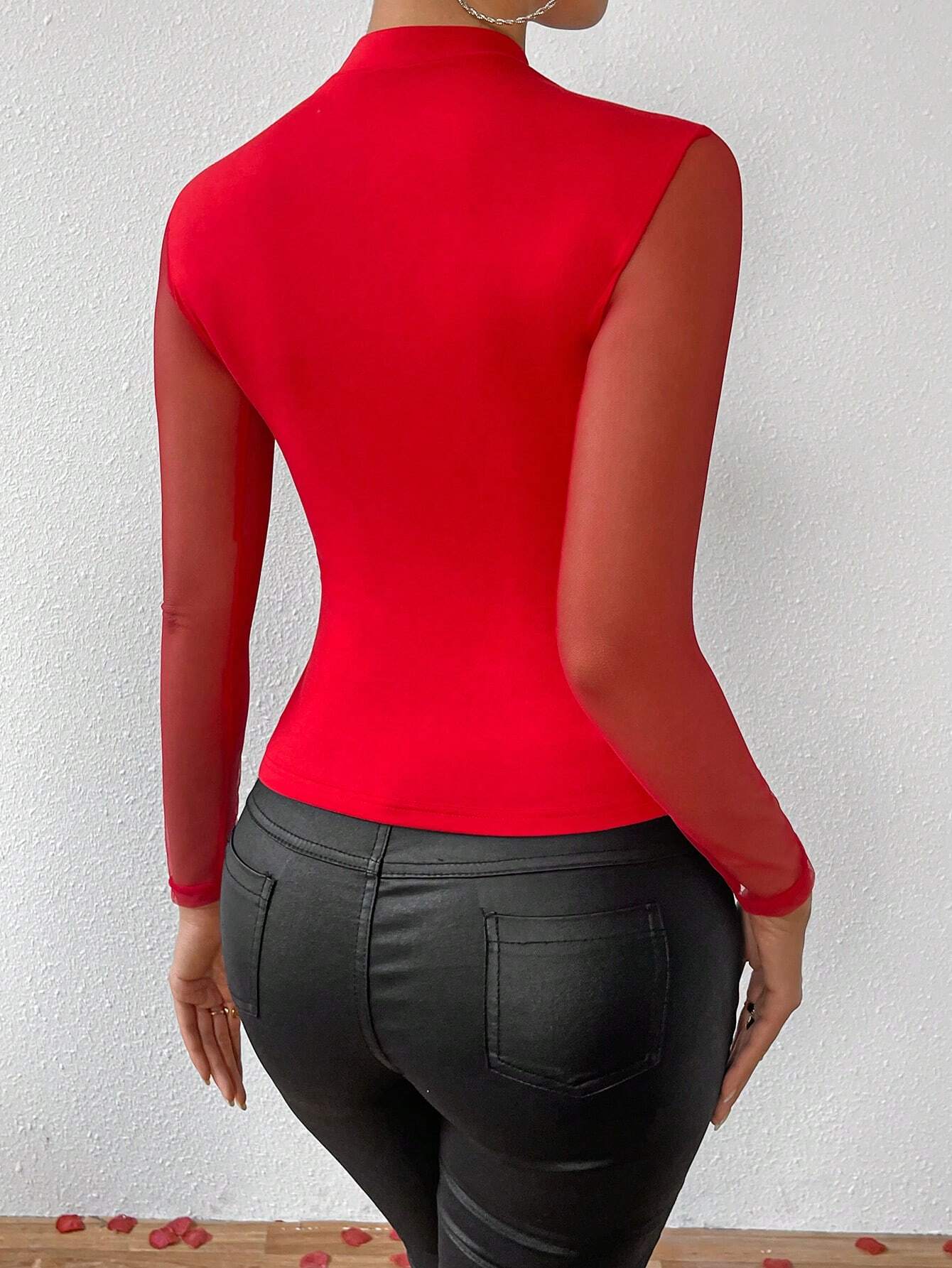 SHEIN Privé Ladies Slim Fit Mesh Splicing T-Shirt