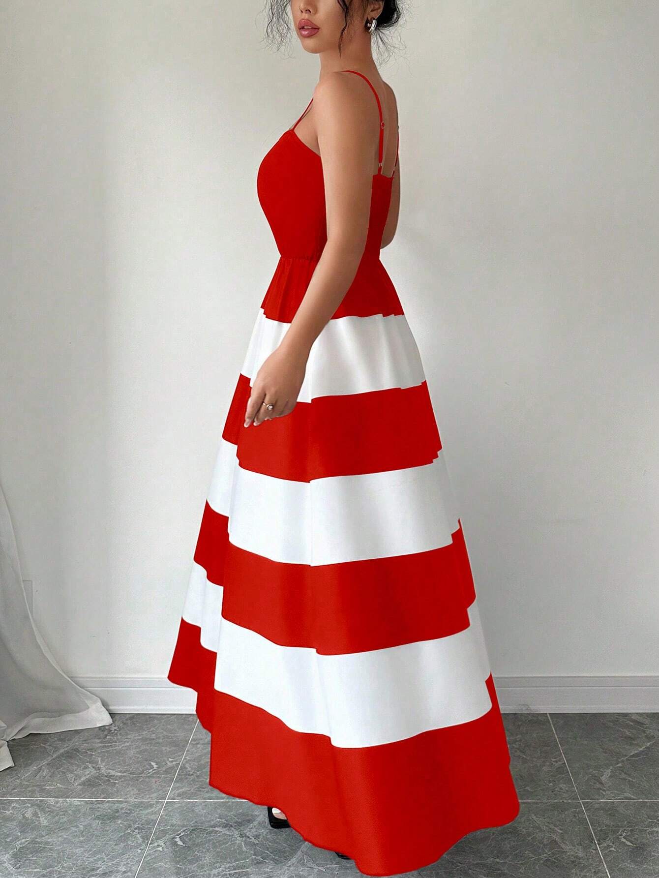 SHEIN Privé Women Contrast Striped Print Spaghetti Strap Dress