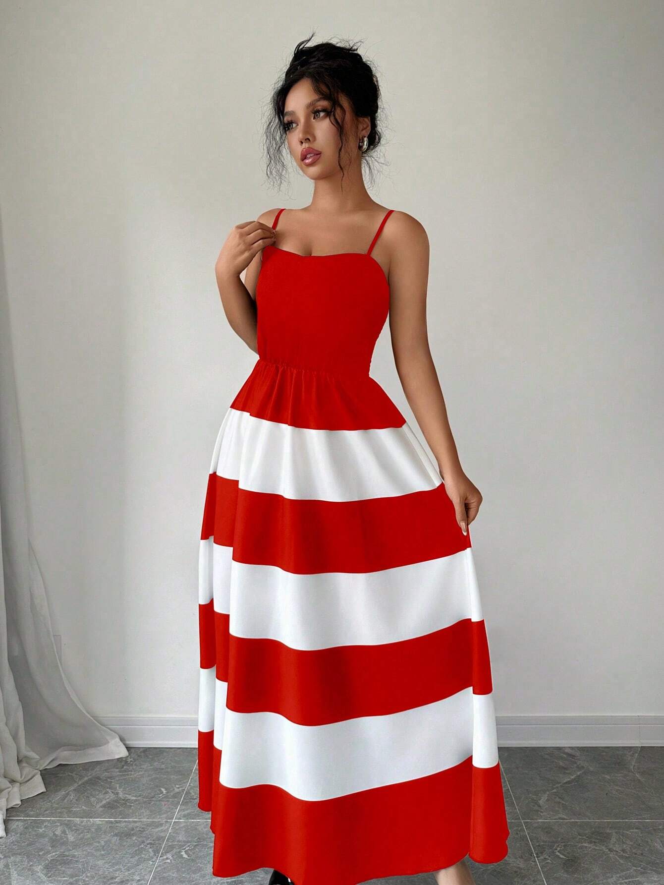 SHEIN Privé Women Contrast Striped Print Spaghetti Strap Dress