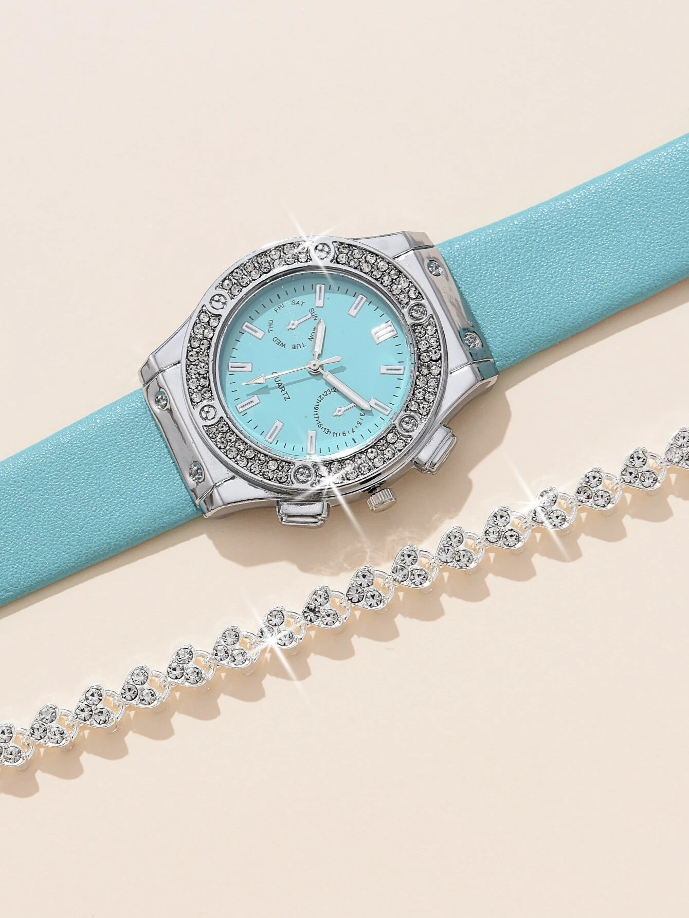 SHEIN 1pc Ladies Watch Rhinestone Decor Quartz Watch & 1pc Bracelet Holiday