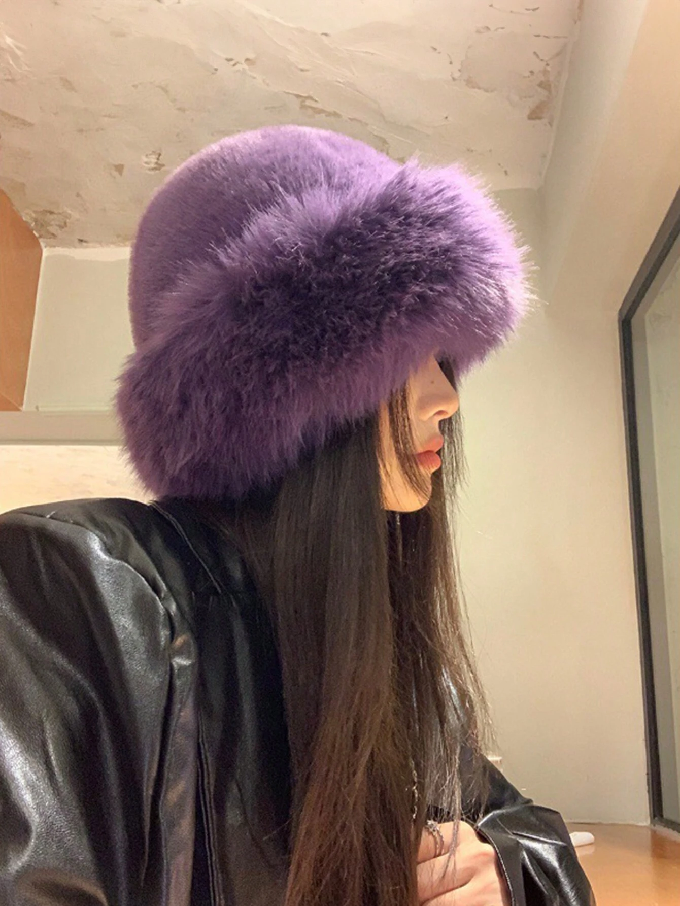 SHEIN 1pc Women's Luxury Fluffy Hat Large Thick Fluffy Trim Warm Ear Cover