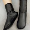 SHEIN 1pair Full Leather Fleece Lined House Leg Warmers
