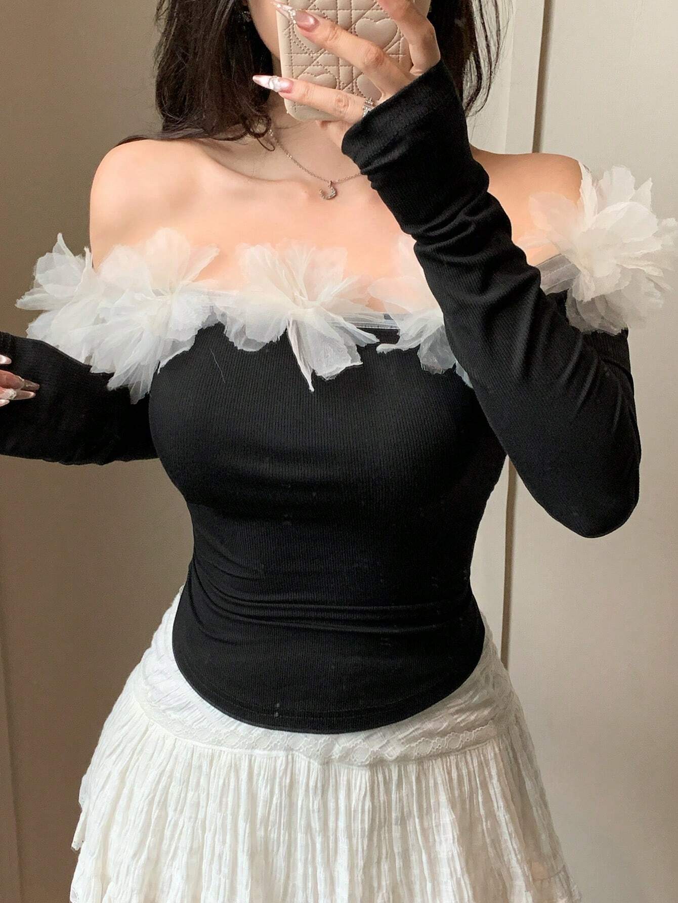 SHEIN DAZY Women's Flower Splice Off Shoulder Form Fitting Long Sleeve T-Shirt