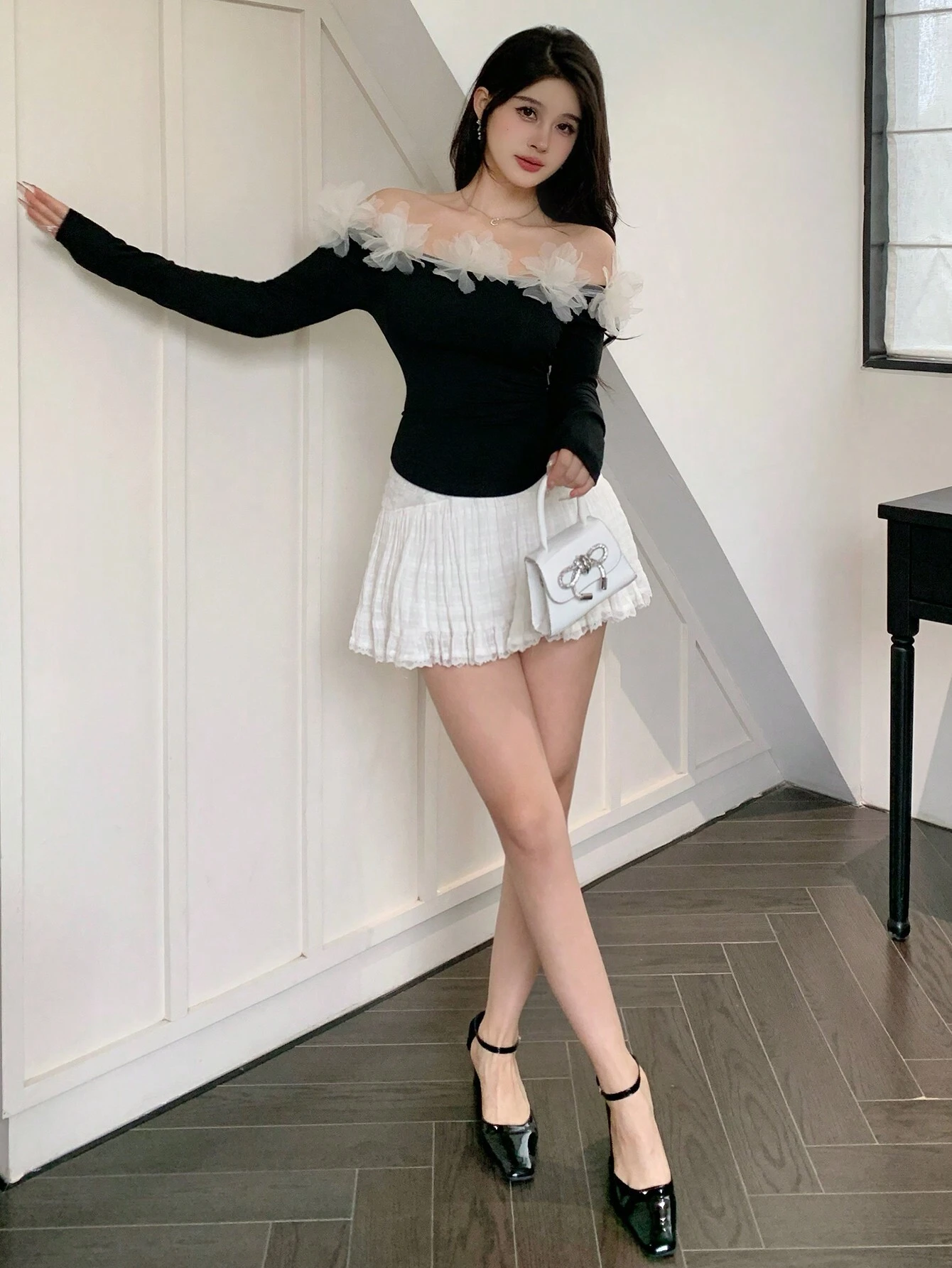 SHEIN DAZY Women's Flower Splice Off Shoulder Form Fitting Long Sleeve T-Shirt