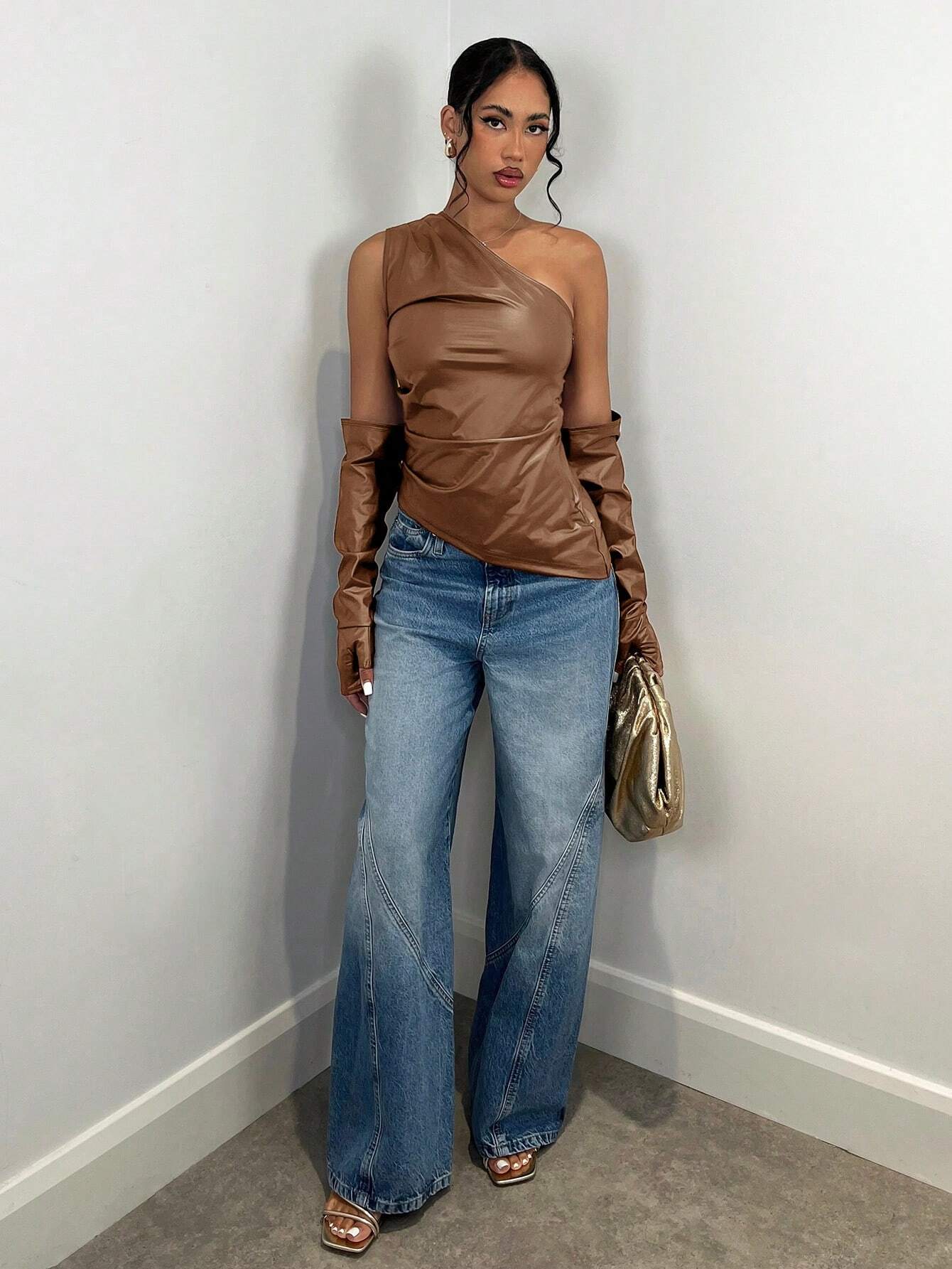 SHEIN BAE Women Solid Color Sleeveless PU Leather Pleated Top With Sleeve Cover