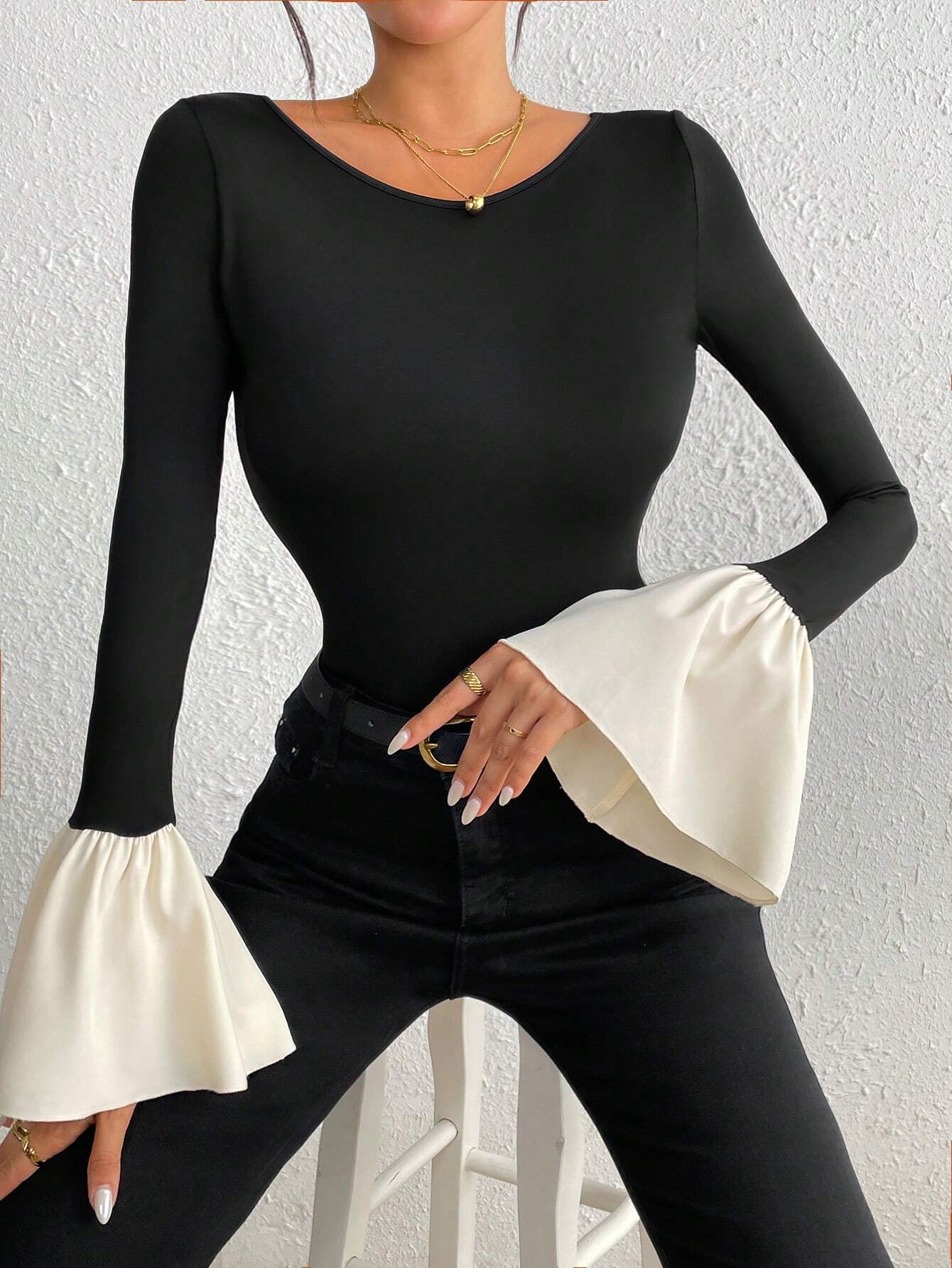 SHEIN SHEIN Clasi Round Neck Color Blocking Bell Sleeve T-Shirt