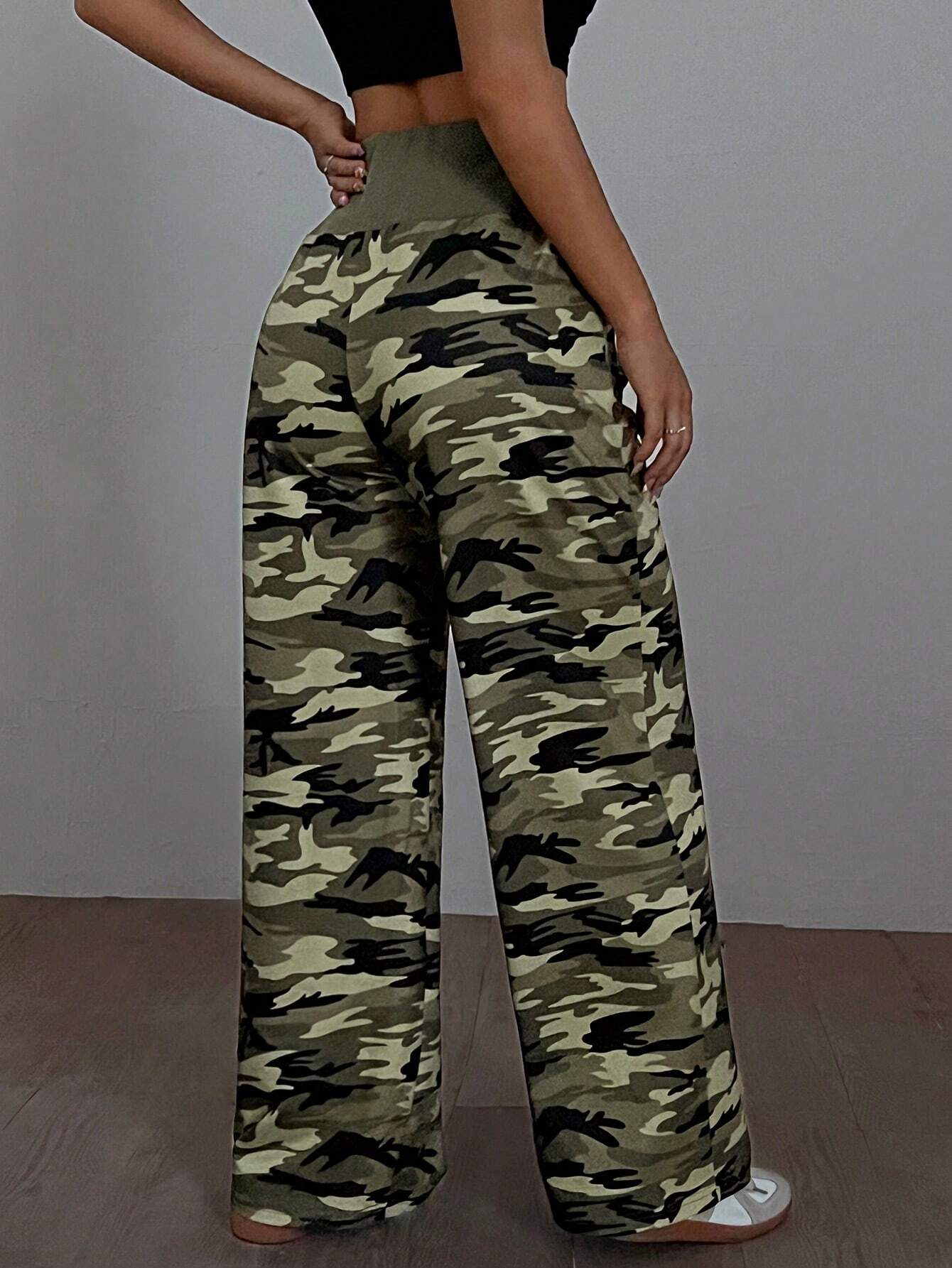 SHEIN EZwear Summer Sports & Leisure Wide-Waisted Green Camo Loose Straight-Leg Pants - Image 2