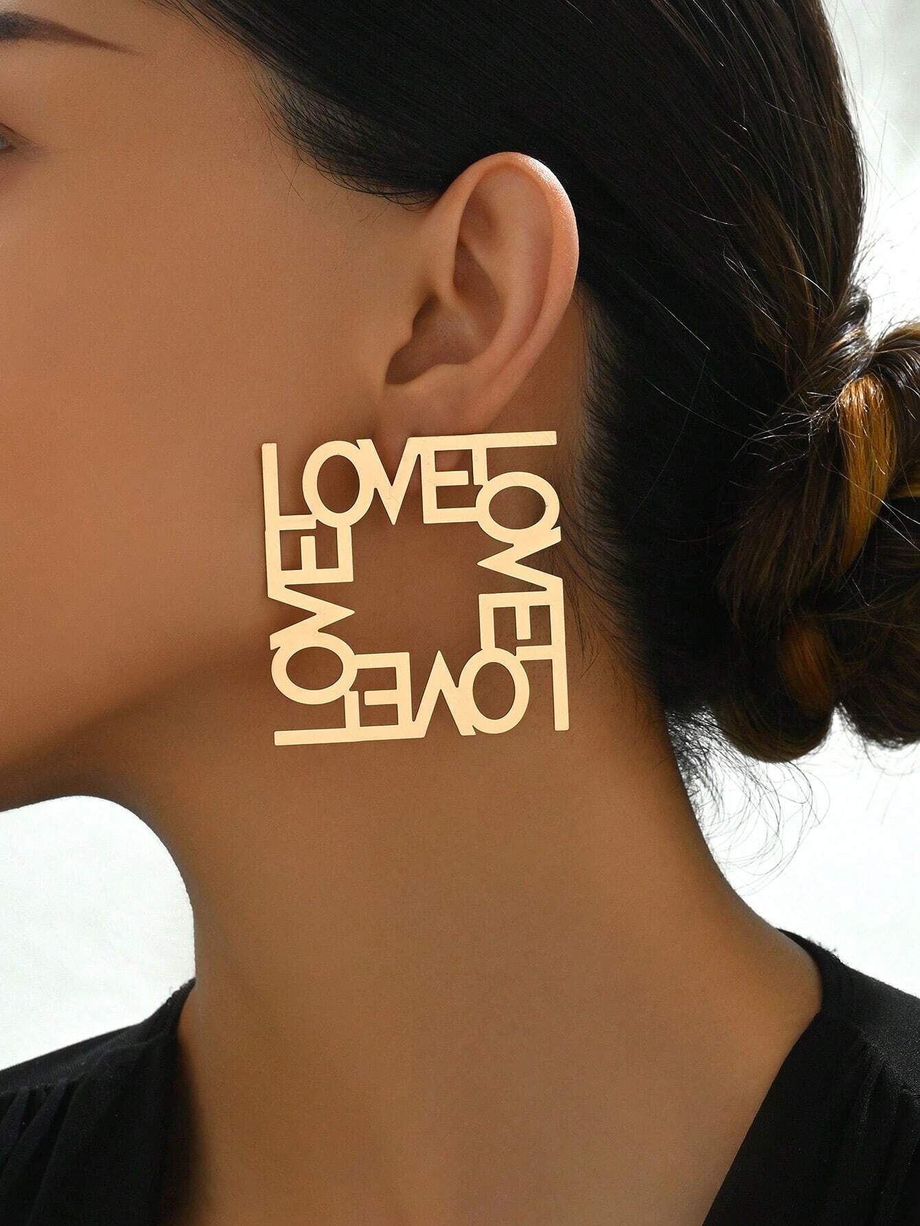 SHEIN 1pair Autumn New Arrivals Exaggerated Letter Design Stud Earrings