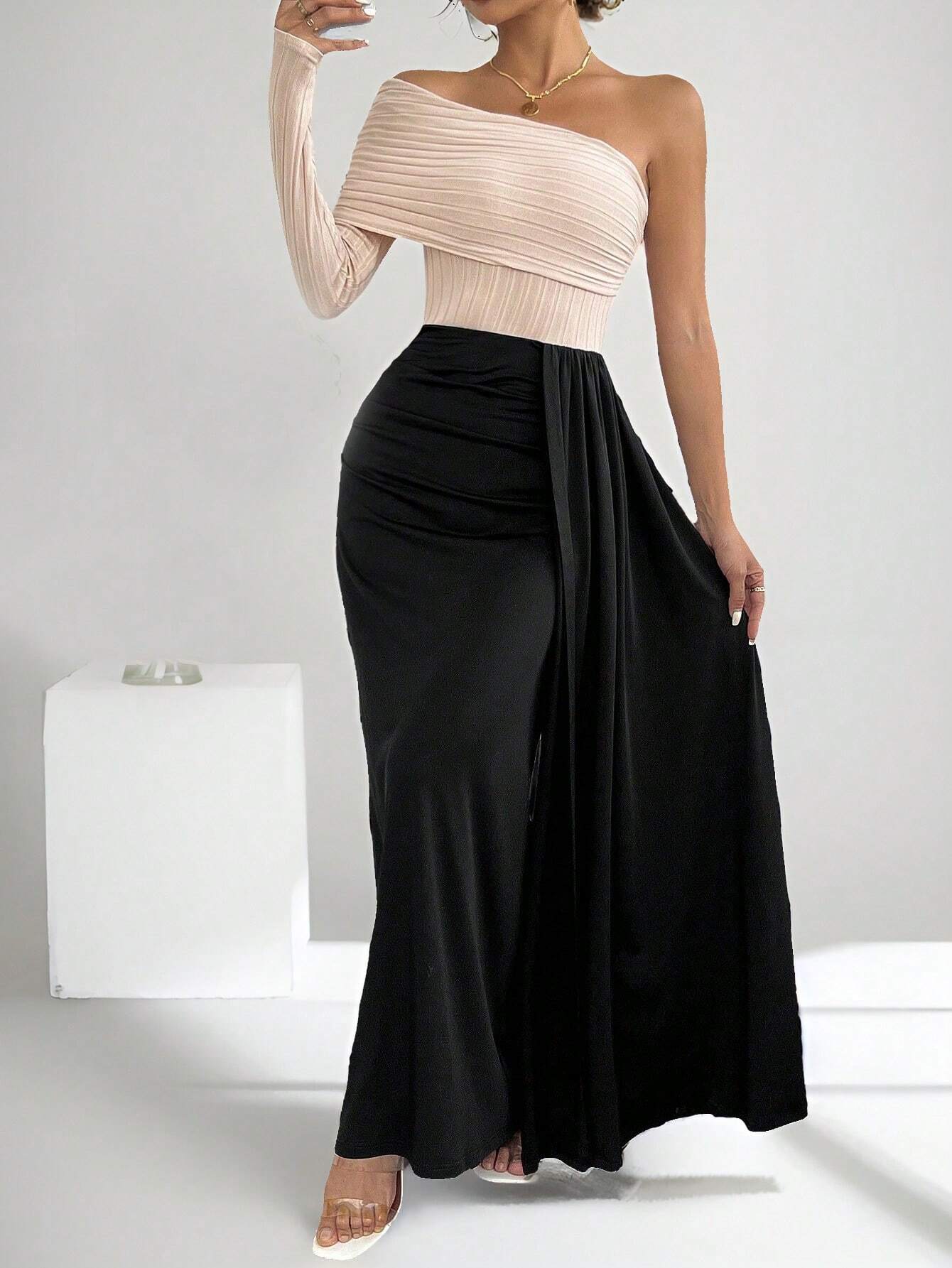 SHEIN Raffinéa Fashionable Elegant Sexy Contrast Color One-Shoulder Long Sleeve Dress