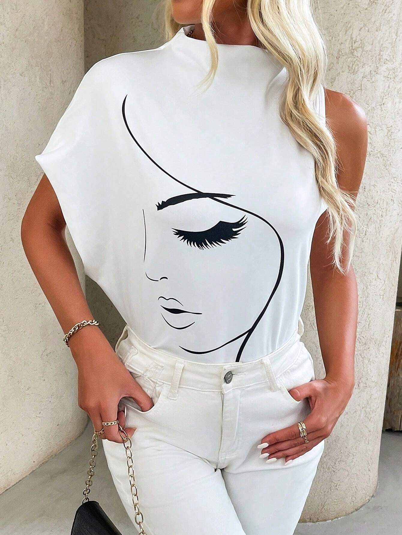 SHEIN Relaxiva Knitted Mock Neck Asymmetric Sleeve Graphic