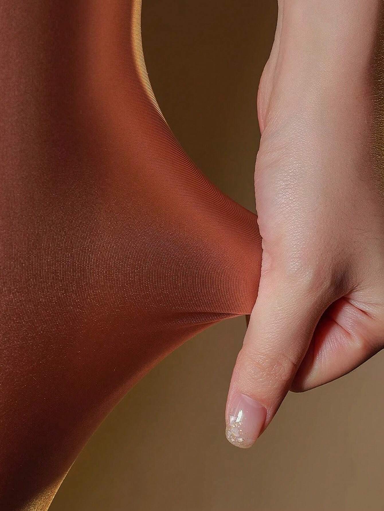 SHEIN Women's Shiny Glossy Silk Stockings With Oily Luster