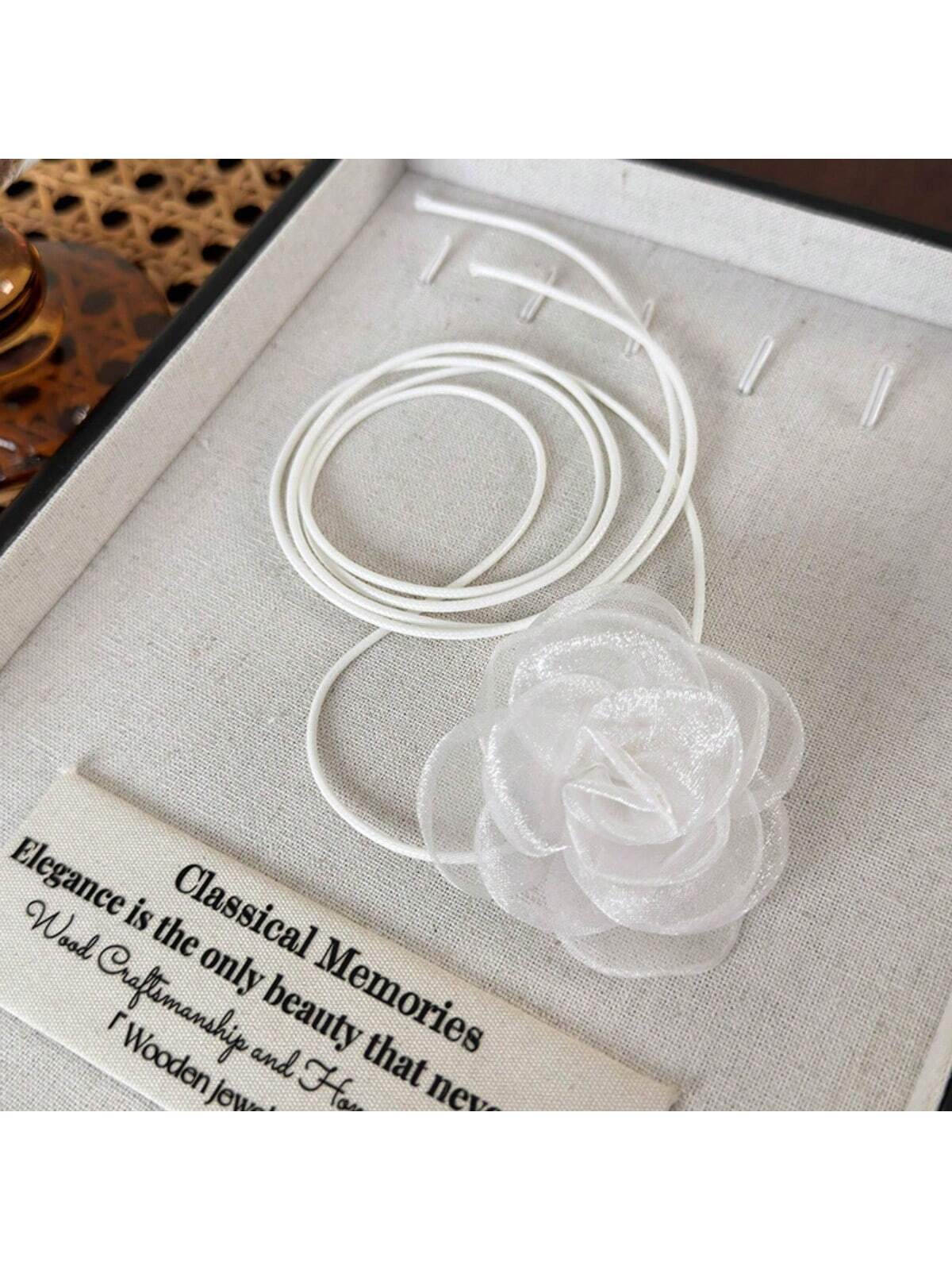 SHEIN Rose Flower Necklace White Mesh Flowers