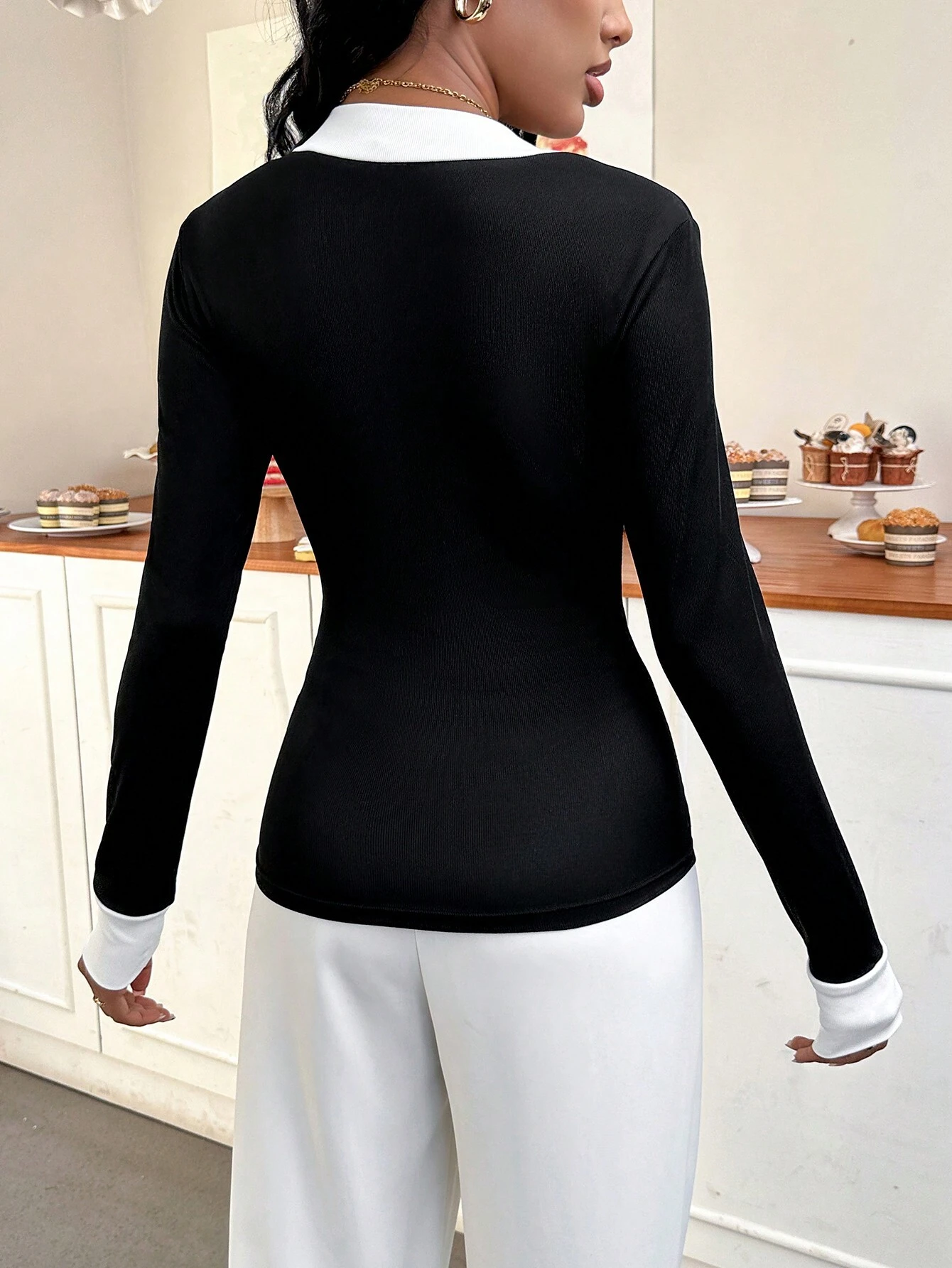 SHEIN Privé Fashionable V Neck & Contrasting Collar Design Work Women T Shirt