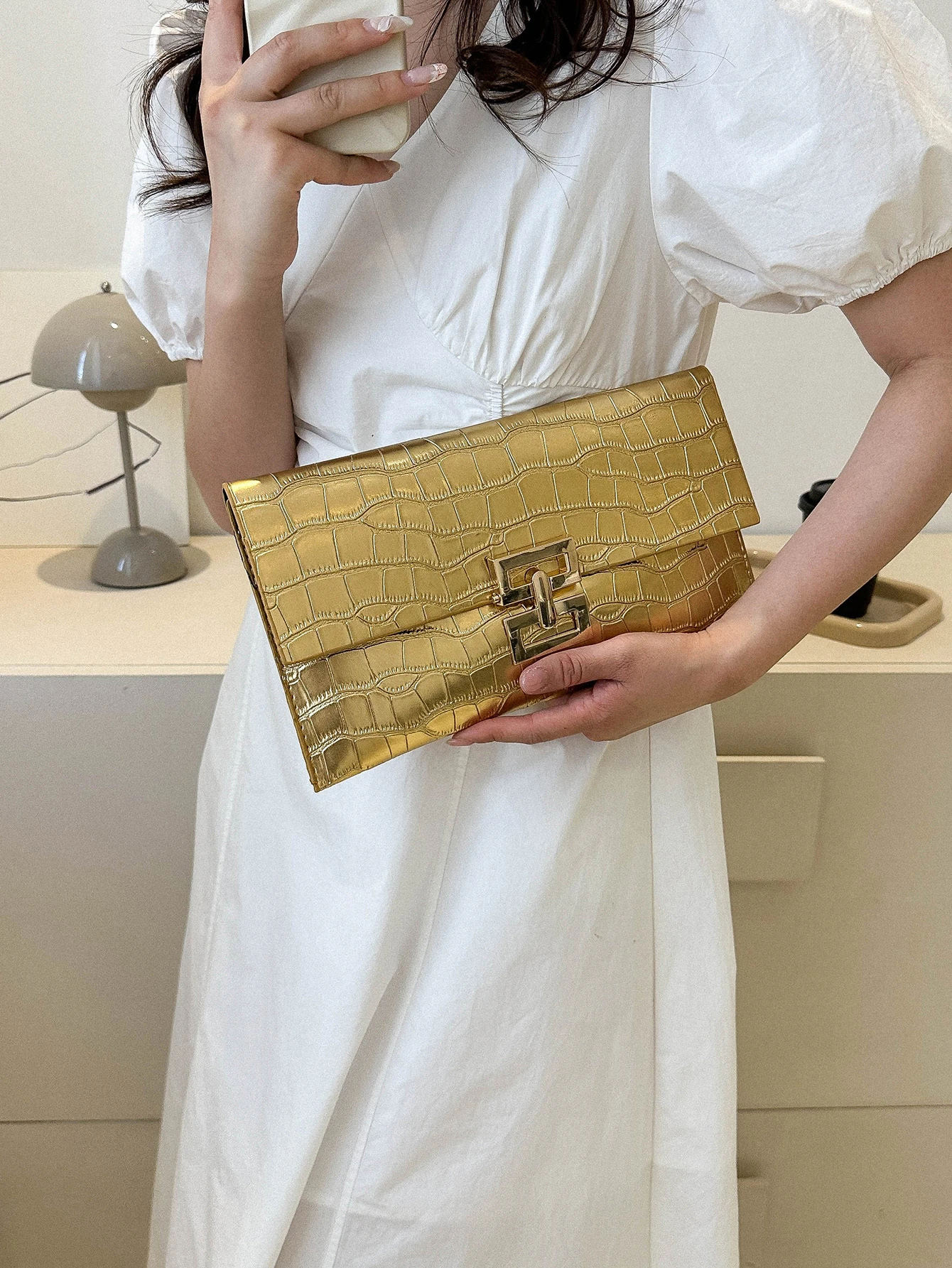 SHEIN Solid Color Simple Crocodile Pattern Embossed Clutch Bag