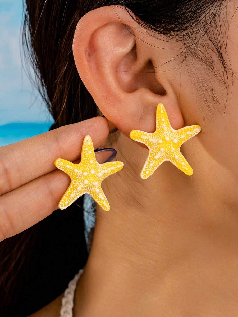 SHEIN 1 Pair Simple Yellow Starfish Design Earrings