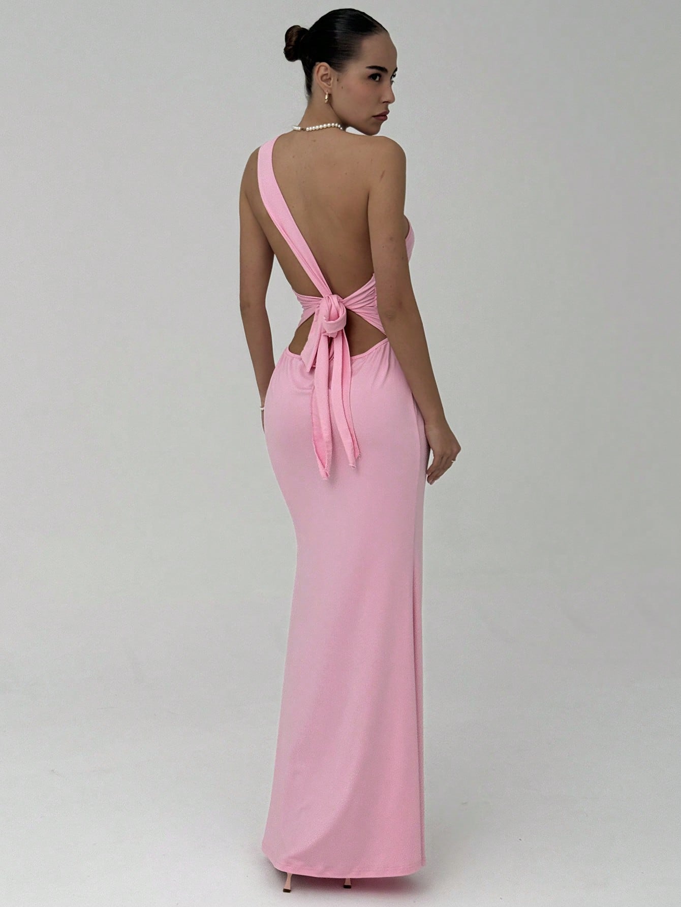 SHEIN Aloruh Solid Color Sleeveless Backless Twist Dress