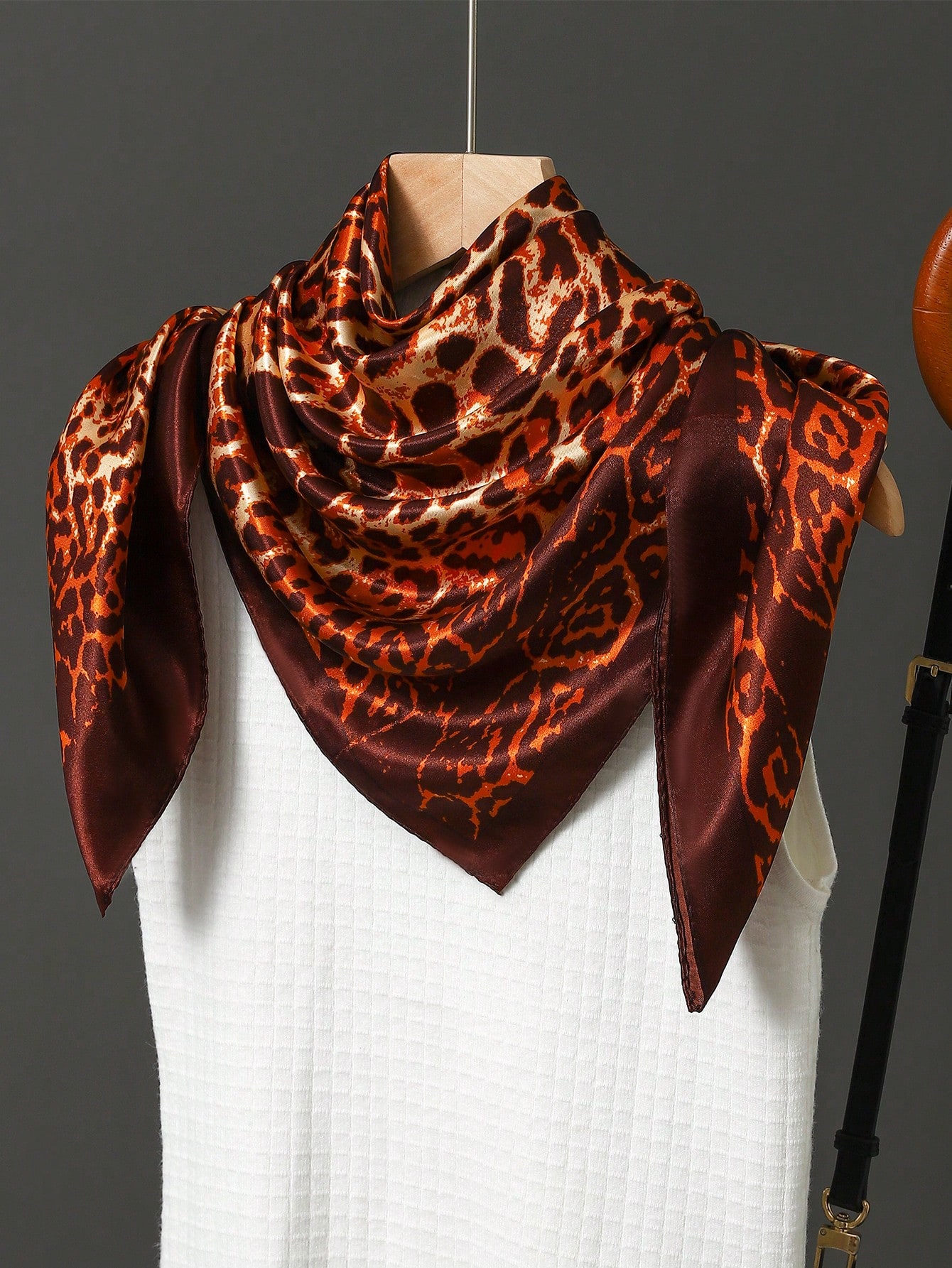 Fashion Chain Print Satin Scarf For Women,