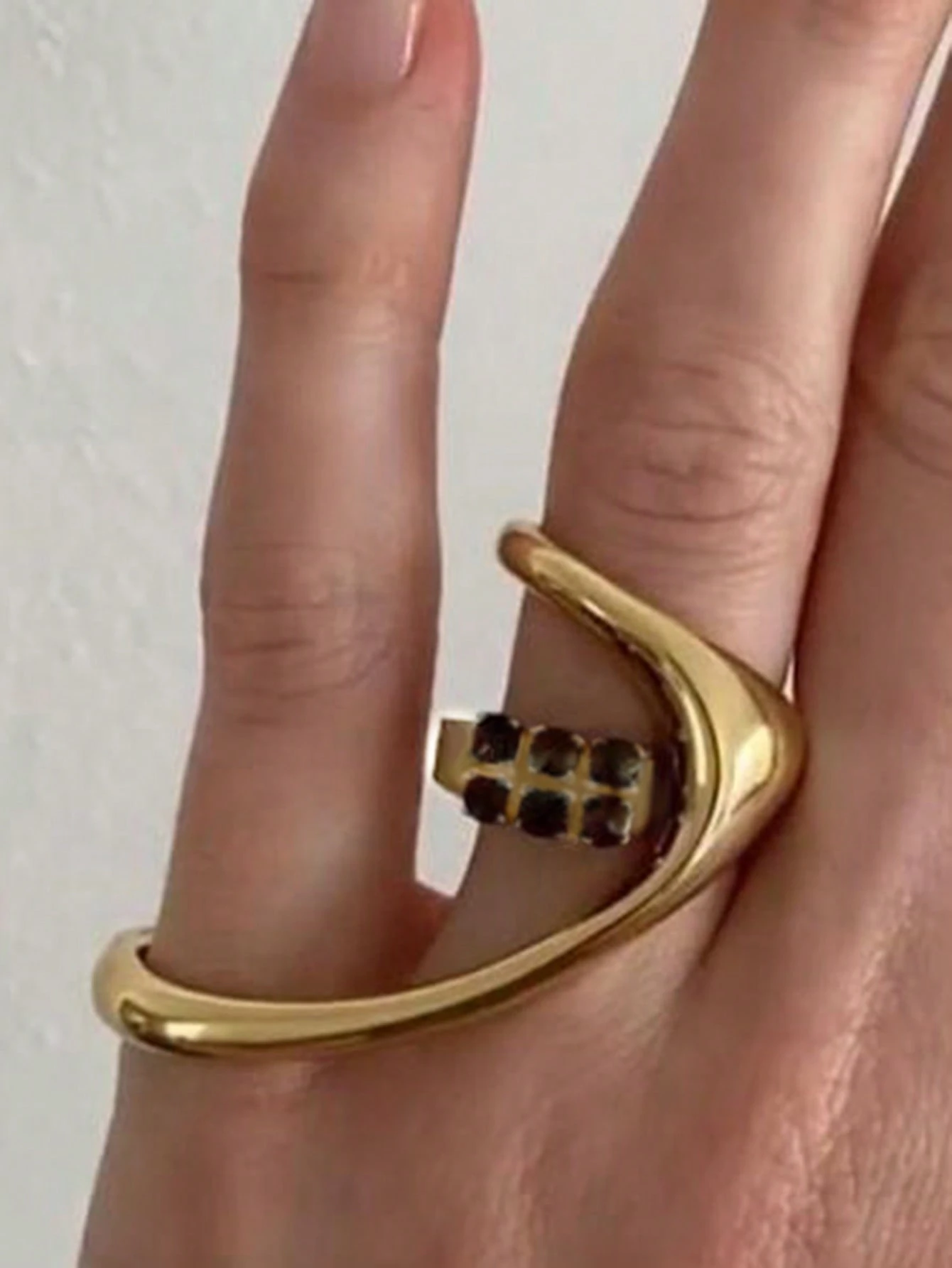 SHEIN Geometric Asymmetric Micro-Inlaid Zirconia Luxury Fashionable Gold Metal Ring